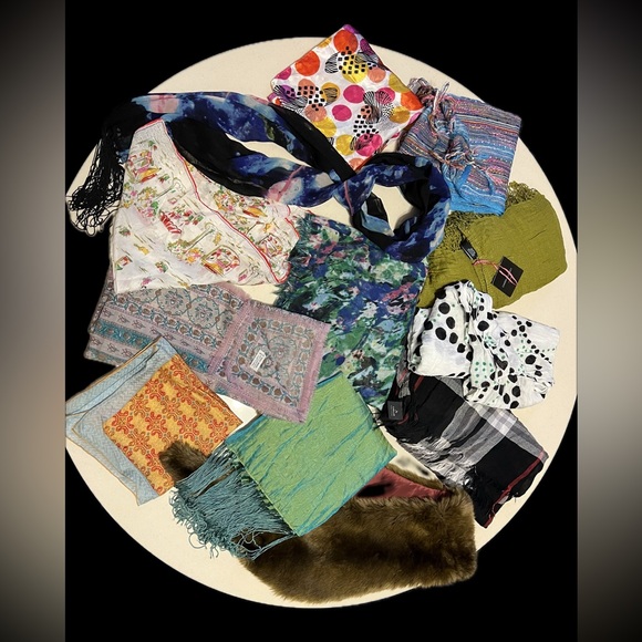 1️⃣2️⃣Lot of 12 Random Scarves-Varying Colors/Sizes/Brands/Materials/Conditions - Picture 11 of 17